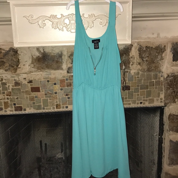 Summer dress - Picture 1 of 2